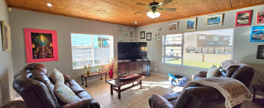 4 Bedroom Property for Sale in Franskraal Western Cape
